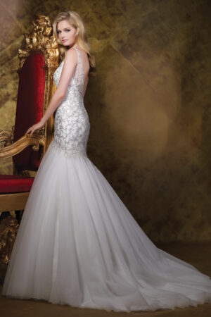 Side view of J11576 Wedding Dress by James Clifford