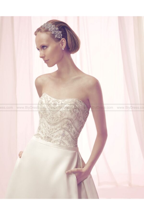 B093 wedding dress by Casablanca Couture close up of front bodice