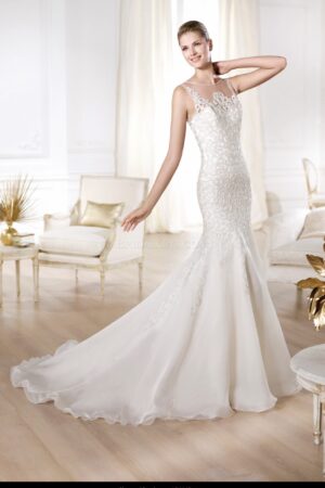 front view of Yariella wedding dress by Pronovias