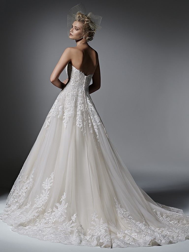 Zelinda Size 14 Wedding Dress On Sale ⋆ Precious Memories Bridal Shop