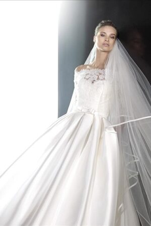 Front Close up View of Praerie by Pronovias