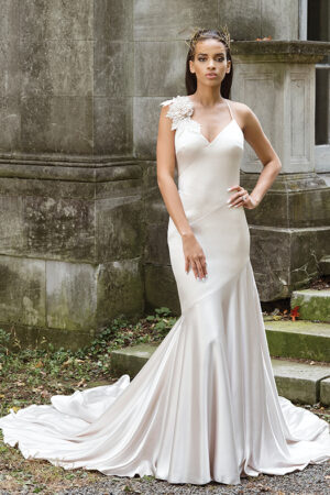 9866 wedding dress by Justin Alexander front view