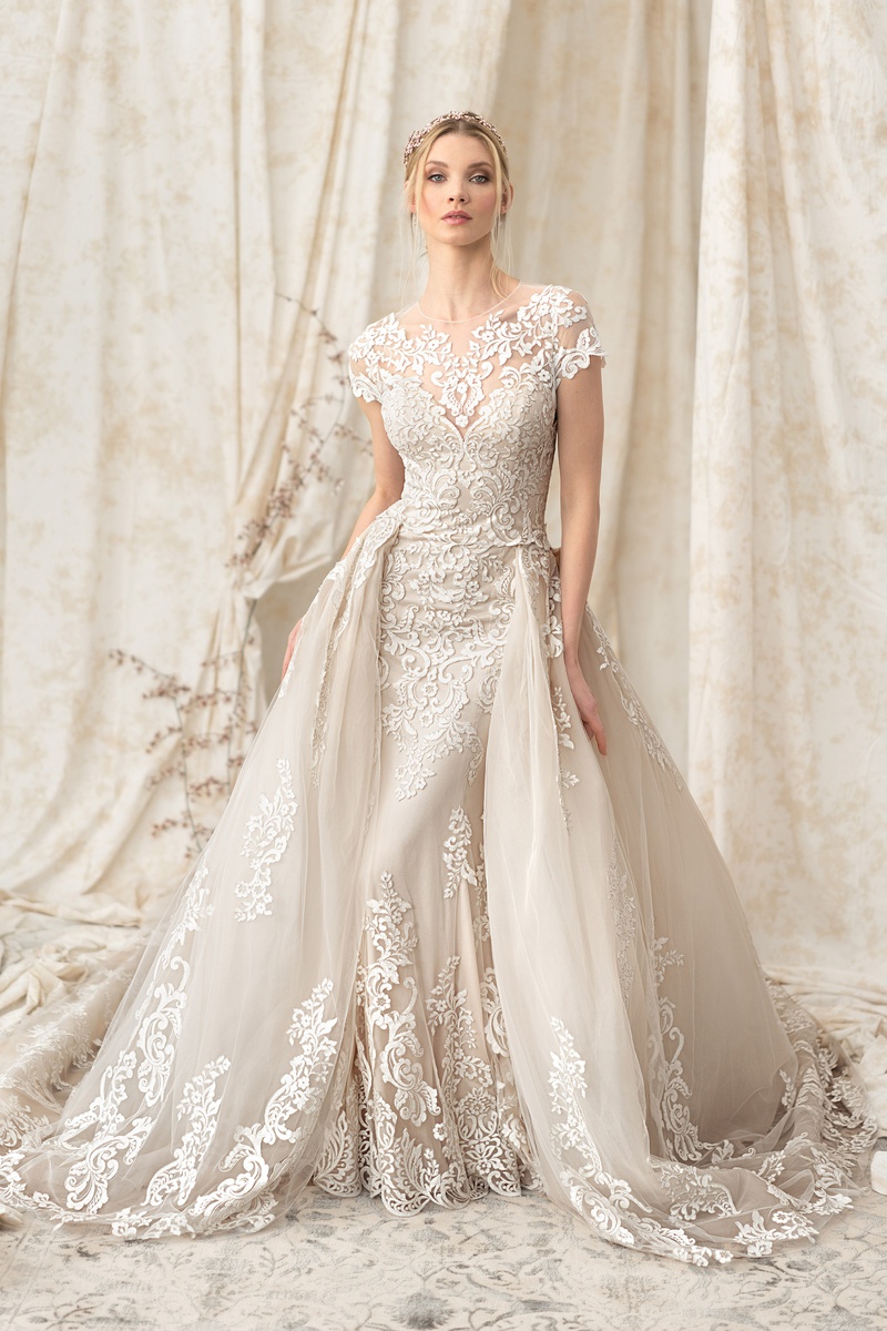 Front view of 9899D wedding dress by Justin Alexander
