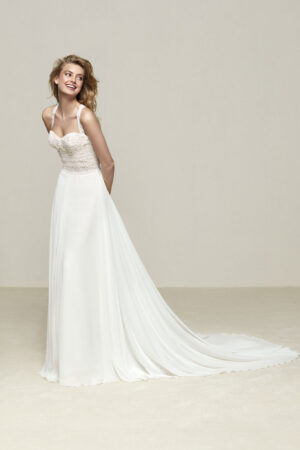 Front view of Drenube wedding dress by Pronovias