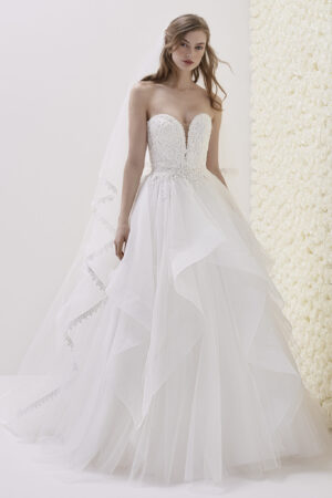 Front view of Eliseo wedding dress by Pronovias