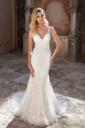 88047 wedding dress by Justin Alexander front view