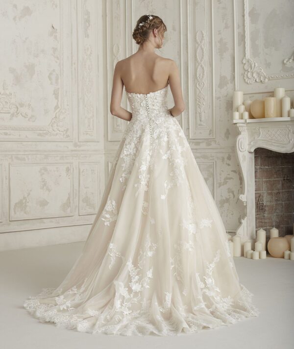 Elcira by Pronovias back2