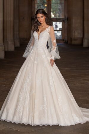 Field by Pronovias front