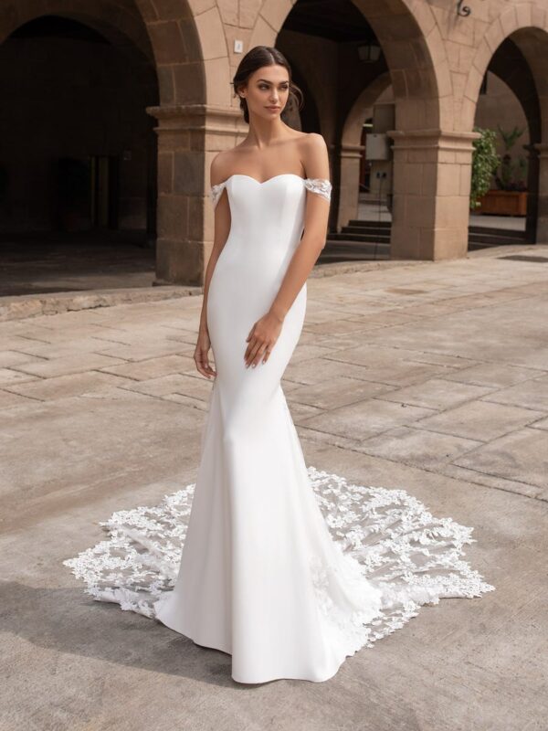 Syrinx by Pronovias main