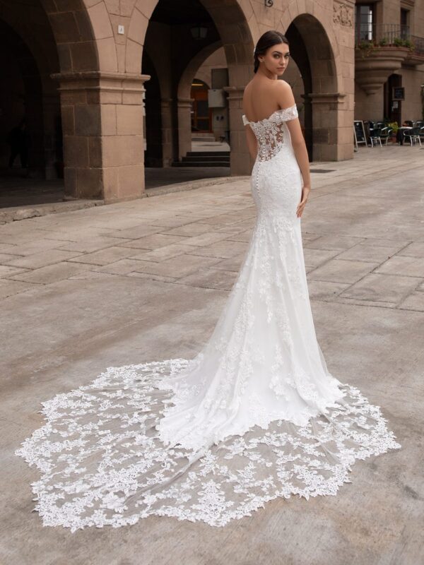 Syrinx by Pronovias back