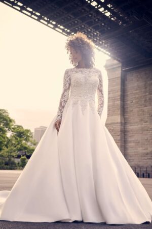 picture of front of wedding dress