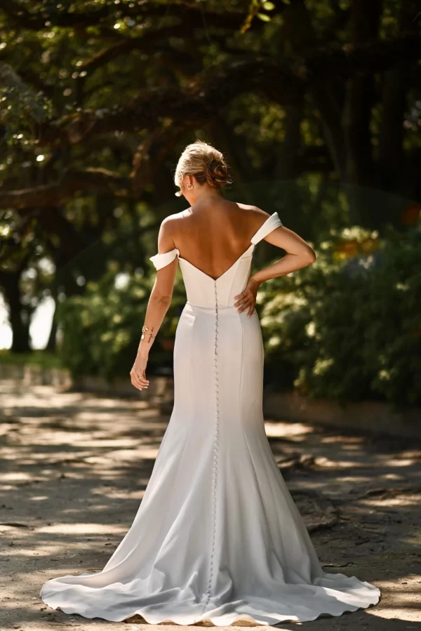 picture of d3684 essense of australia wedding dress back