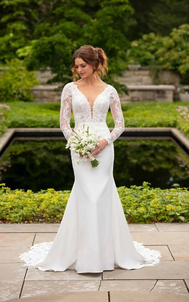 picture of wedding dress D3029 with chantilly lace sleeves